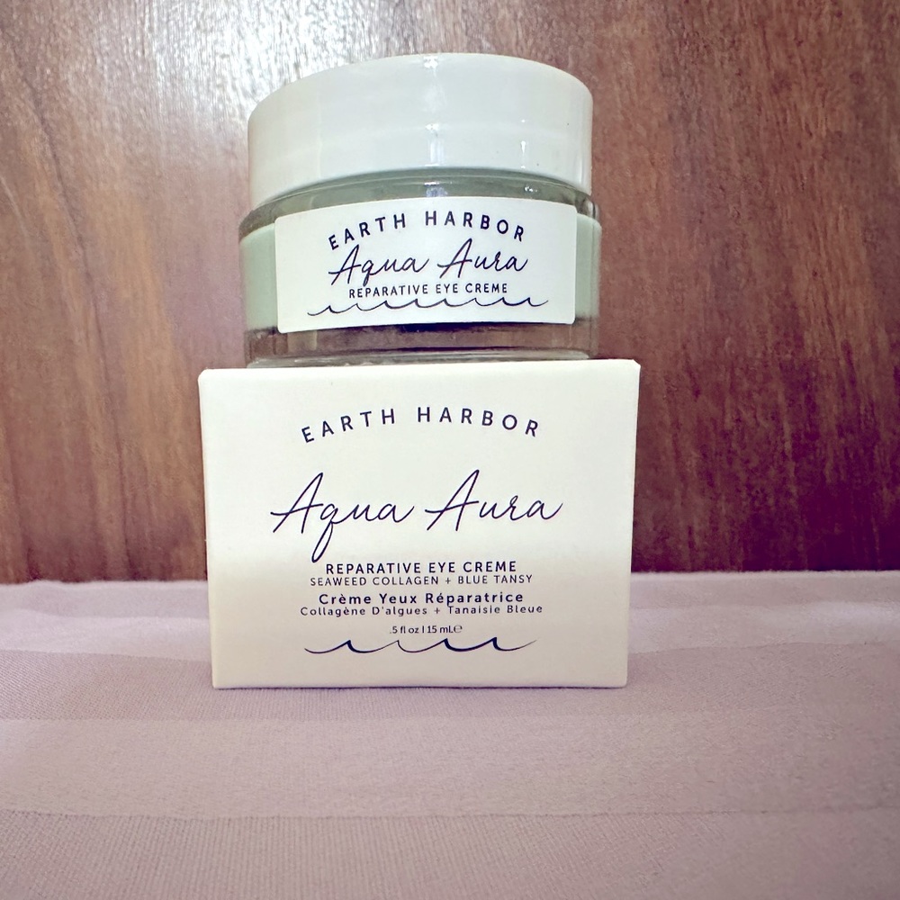 EARTH HARBOR Aqua Aura Reparative Eye Creme